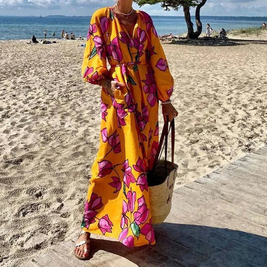 Melia - Kleid mit V-Ausschnitt und floralem Muster