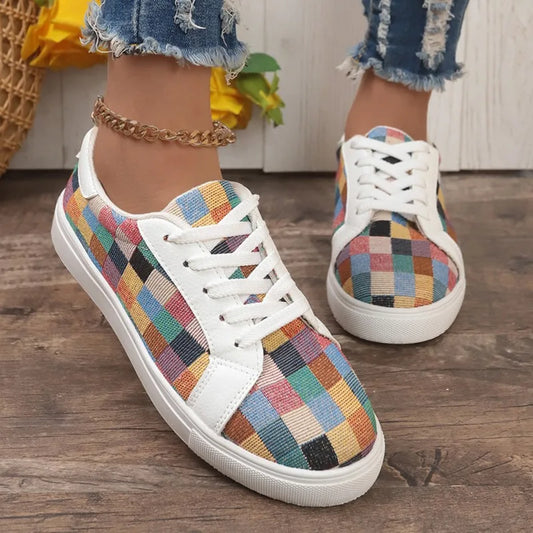 Vielseitige karierte flache Schuhe