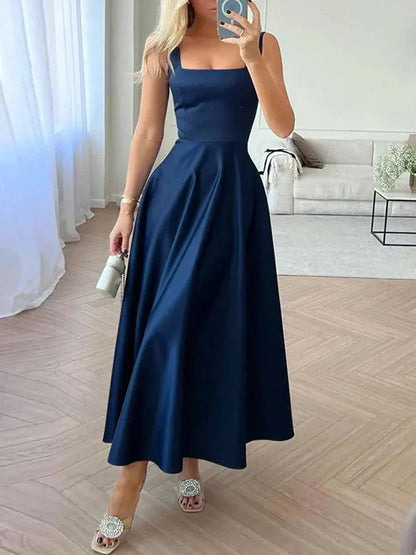 Midi-Abendkleid mit Trägern und weitem, elegantem Rock