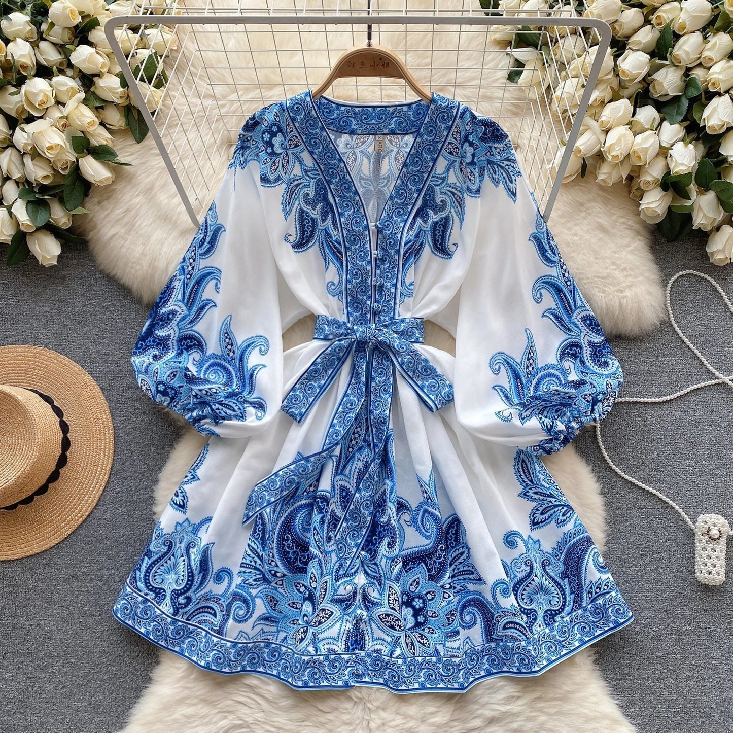 Kornelia - Elegantes Vintage Print Minikleid mit Puffärmeln in A-Linie mit V-Ausschnitt