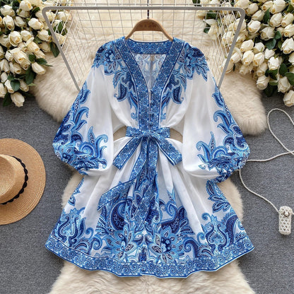 Kornelia - Elegantes Vintage Print Minikleid mit Puffärmeln in A-Linie mit V-Ausschnitt