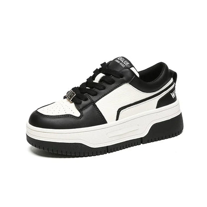 Plateau-Turnschuhe aus Leder mit Patchwork und Crossover-Design für Frauen