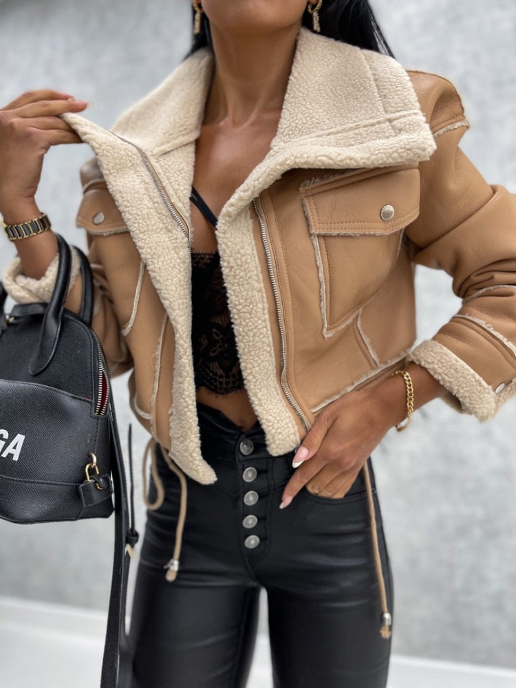 Lammy Coat | Warm und modisch aussehen in diesem Winter