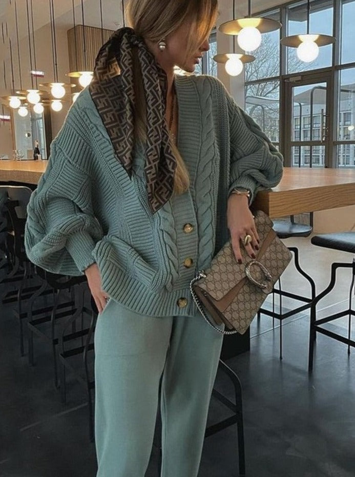 Winnie Winter Set | Schönes 2-teiliges Set mit Strickjacke und bequemer Hose