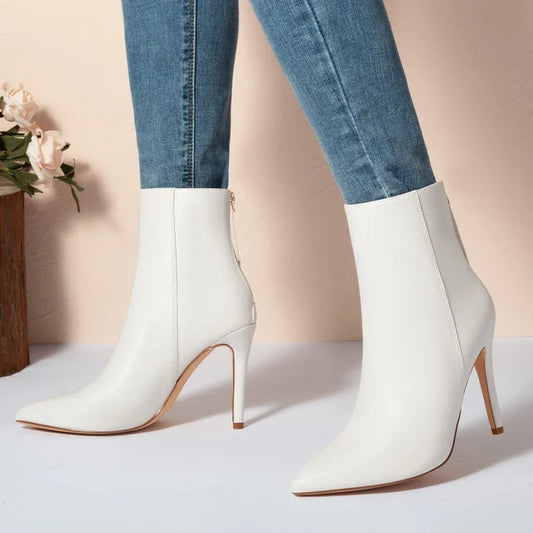 Stiefel mit spitzen Absätzen - Voula