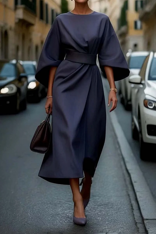 Elegantes Kleid mit Gürtel
