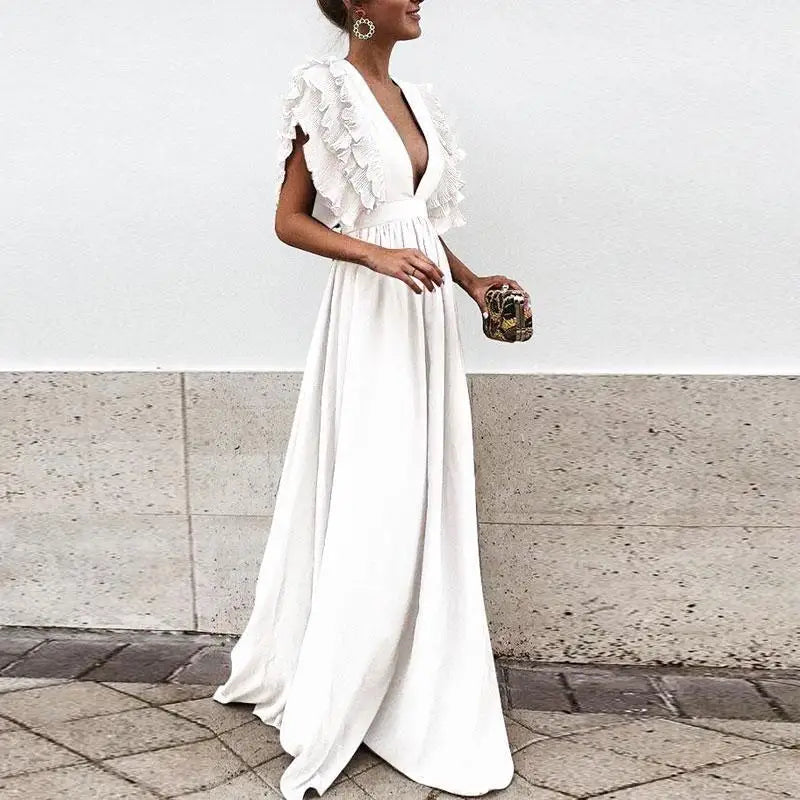Elegantes langes Kleid mit tiefem Ausschnitt und kurzen Ärmeln mit Rüschen