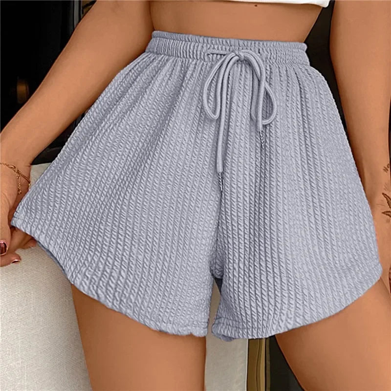 Shorts mit Kordelzug und weiten Beinen