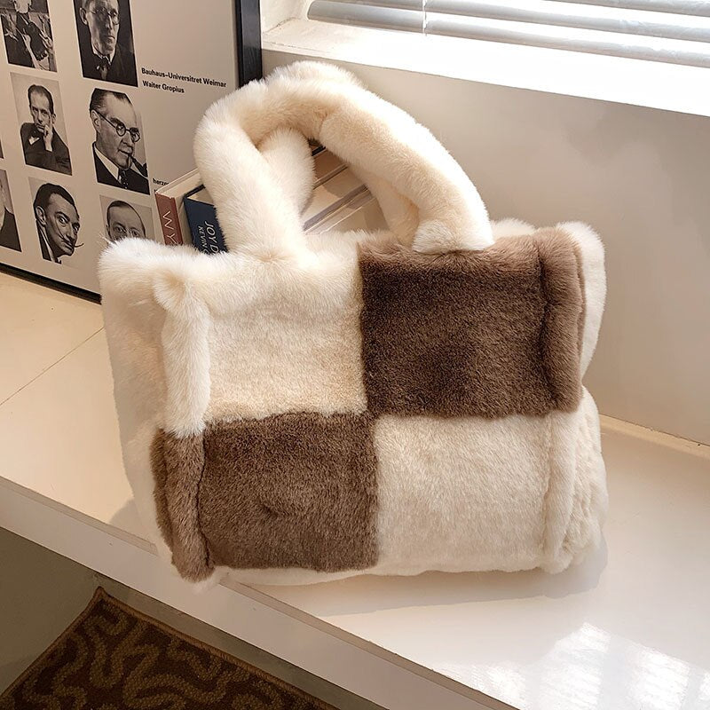 Vardi Dante™ Pipa Plüsch Handtasche | Eine bequeme & winterliche Damentasche