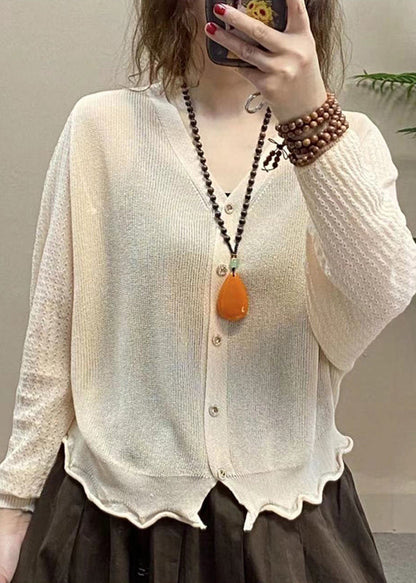 Haime - Kleid mit herzförmigem Ausschnitt, Knöpfen und langen Ärmeln aus Eisseide