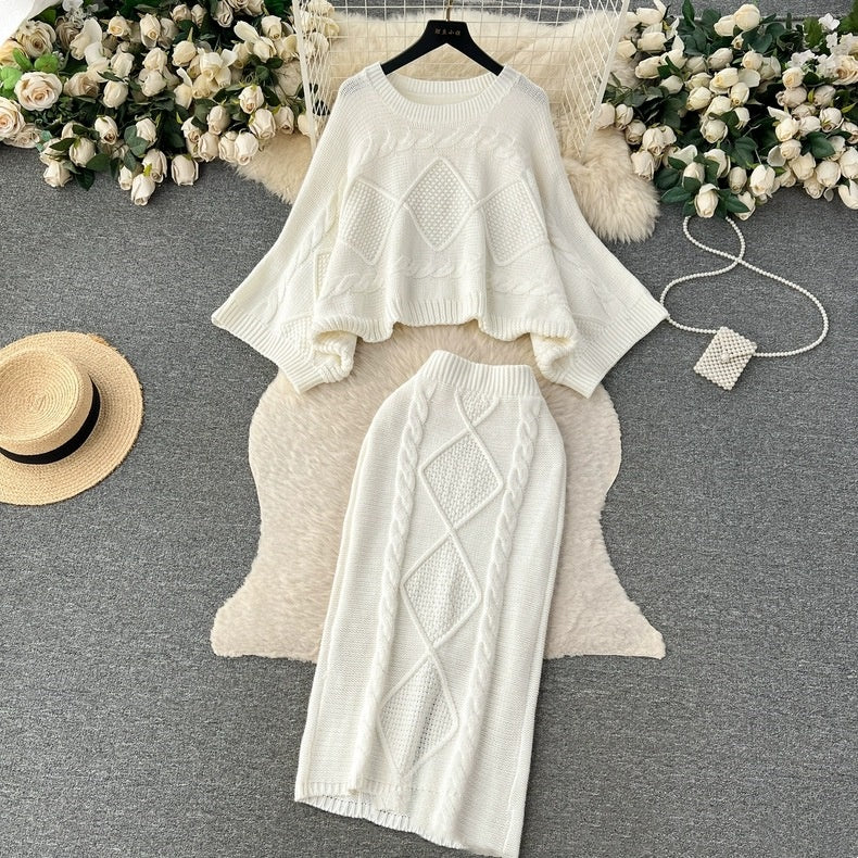 Modisches und warmes zweiteiliges Kleid