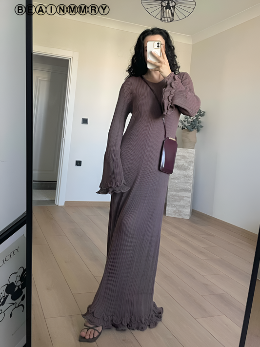 Edda | Elegantes weißes Strickkleid mit Volantsaum