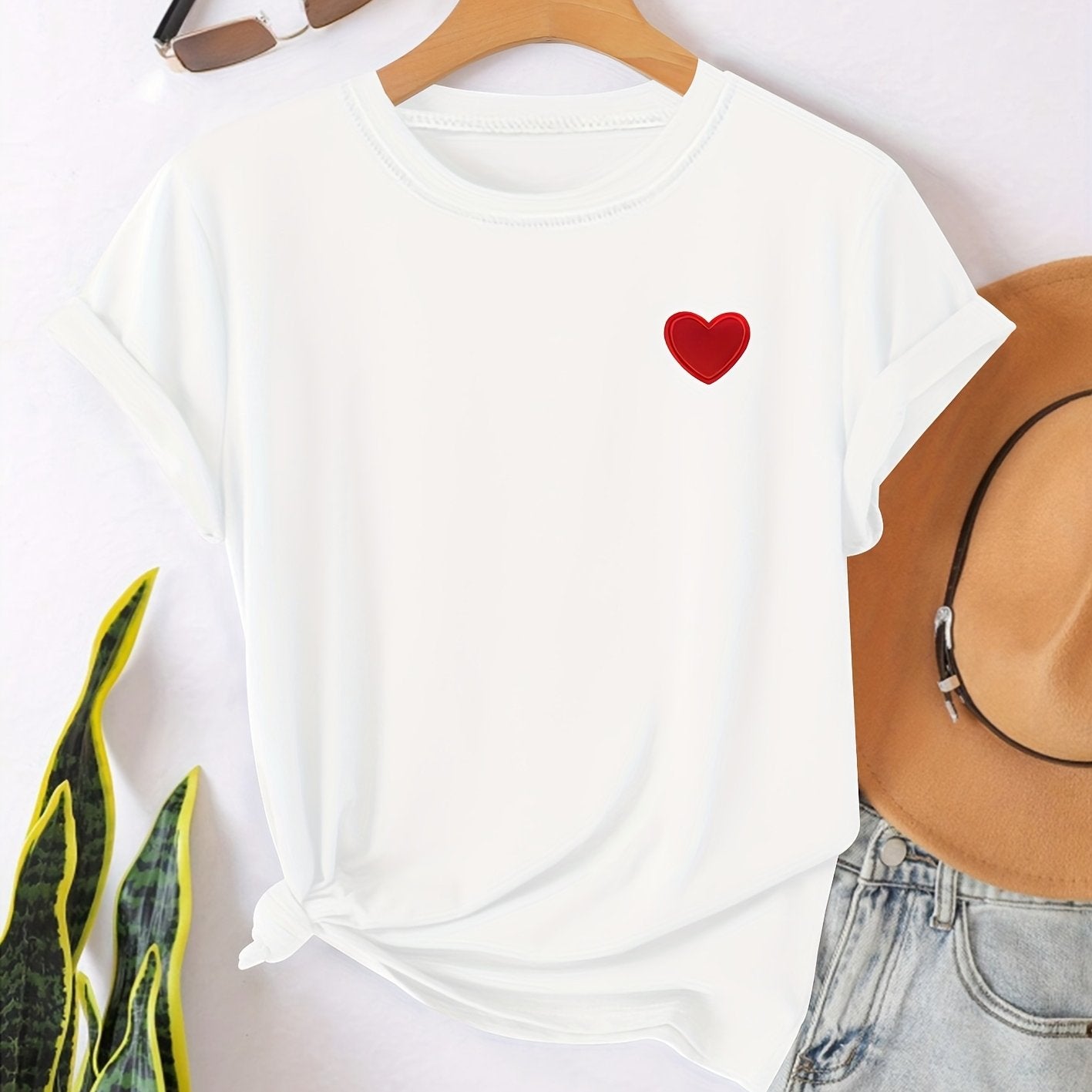 T-Shirt - Herzförmiger Druck und Rundhalsausschnitt für Komfort