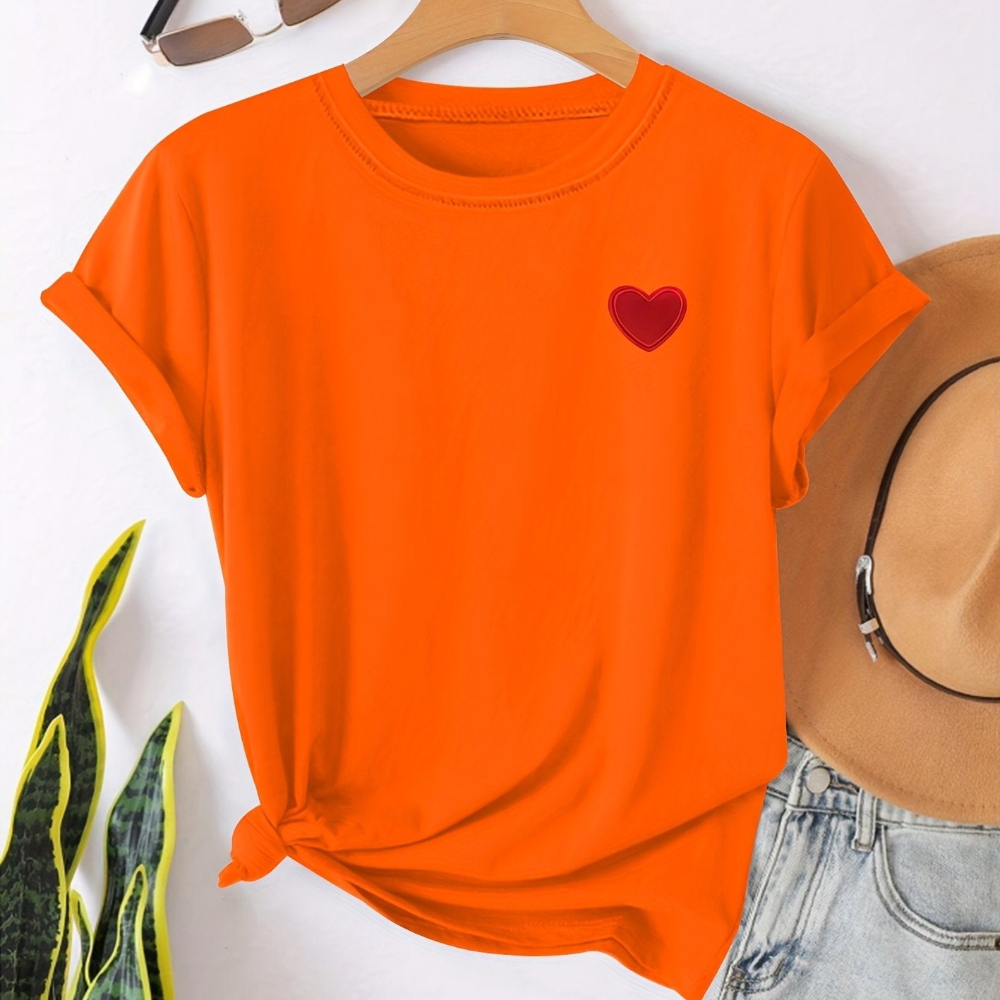 T-Shirt - Herzförmiger Druck und Rundhalsausschnitt für Komfort