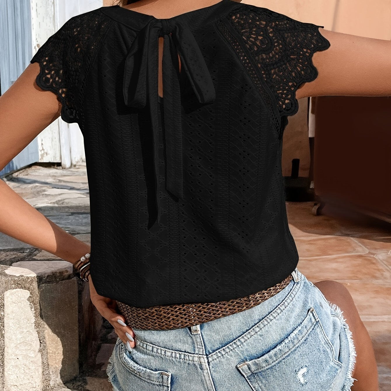 T-Shirt - Schnürung und Schleife auf dem Rücken & Lässig einfarbig