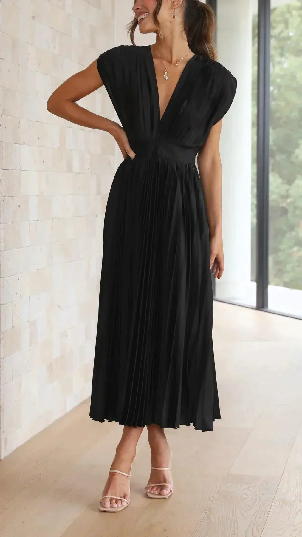 Alexandra - Elegantes sexy Plisseekleid