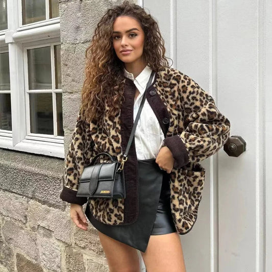 Modische Jacke aus Leopardenplüsch