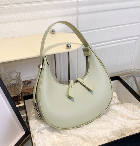 Terra - Trendige Halbmond-Schultertasche