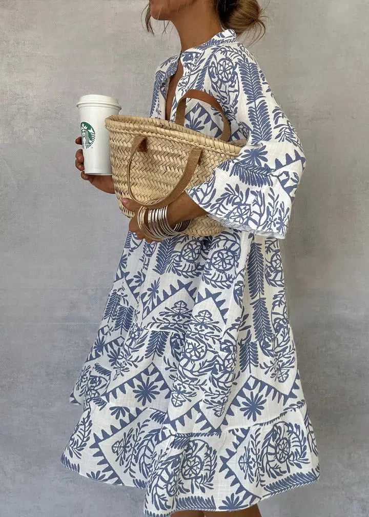 Blaues Minikleid mit V-Ausschnitt und 3/4-Ärmeln