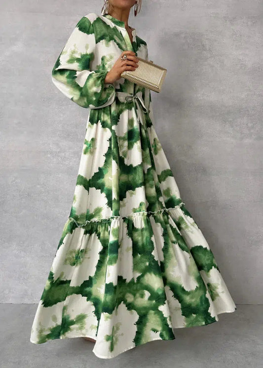 Grünes Maxikleid mit langen Ärmeln und V-Ausschnitt