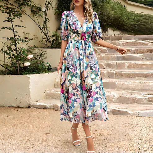 Serena - Kleid mit V-Ausschnitt und floralem Muster