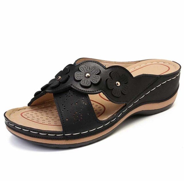 TrendZetter™: Feminine Sandalen mit floralem Muster
