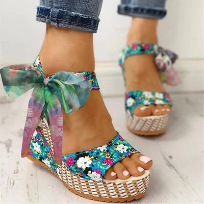 Marina® | Damen-Keilabsatz-Sandalen mit floralem Design im eleganten Trend