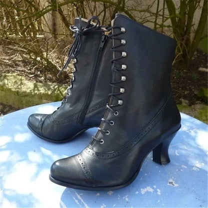 Winterstiefel mit Schnürsenkelabsatz - Miriam
