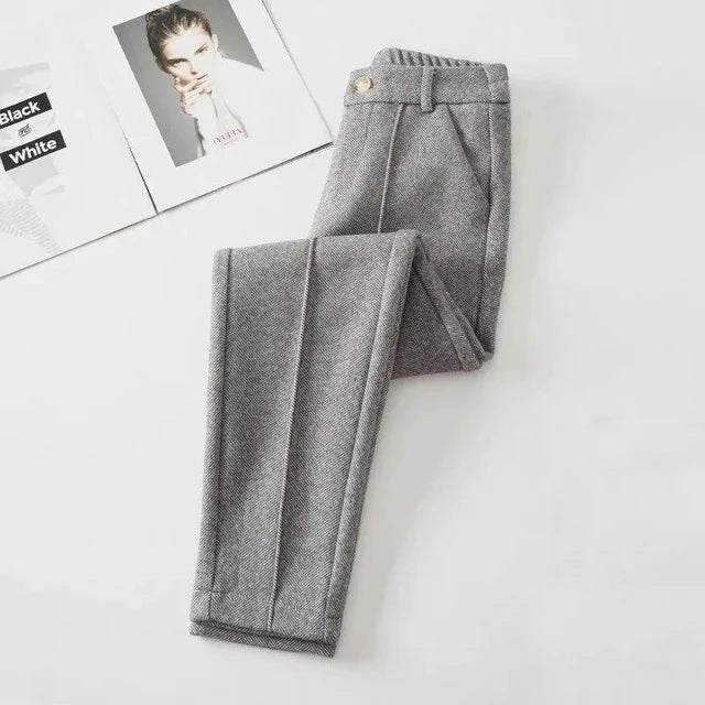 Trendige Wollhose für die Saison
