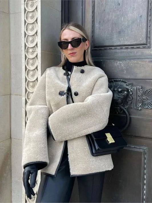 Schicker, kuscheliger und eleganter Wintermantel für Damen