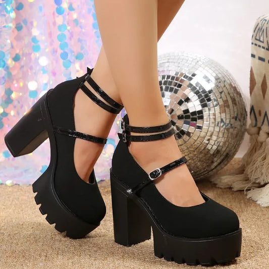 Knöchelriemen mit Schnalle und klassischen hochhackigen Schuhen für Frauen - Quintessa