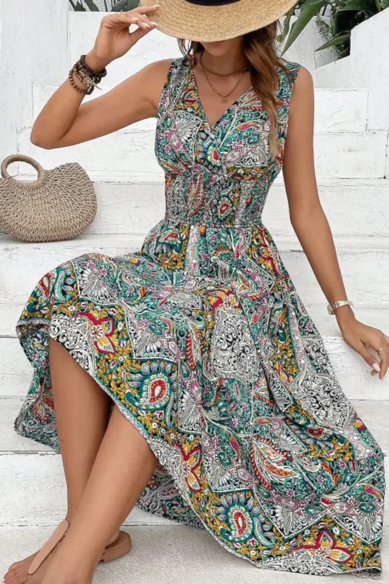 Wren | Hochtailliertes ärmelloses böhmisches Kleid