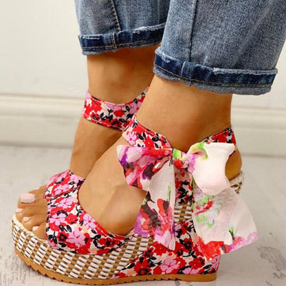 Marina® | Damen-Keilabsatz-Sandalen mit floralem Design im eleganten Trend