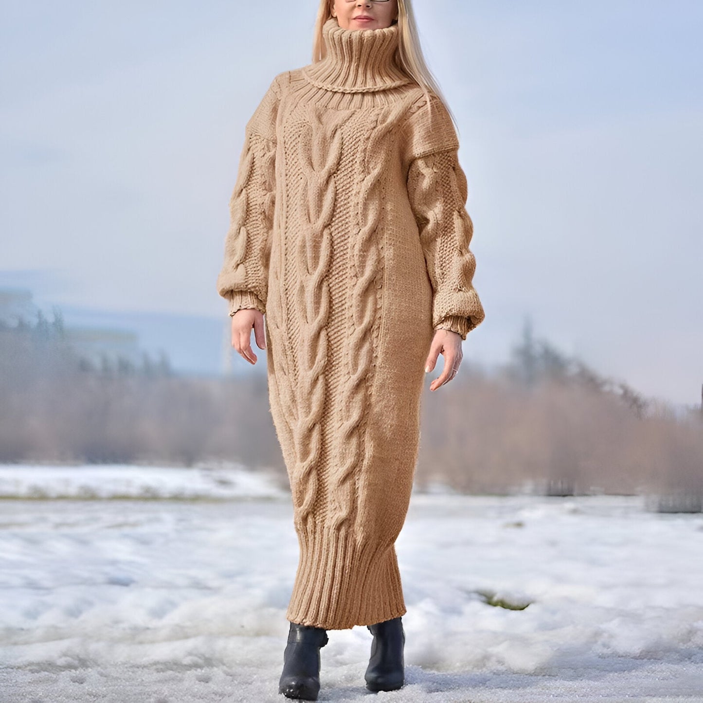 Frida | Kuscheliges Strickkleid mit übergroßem Rollkragen