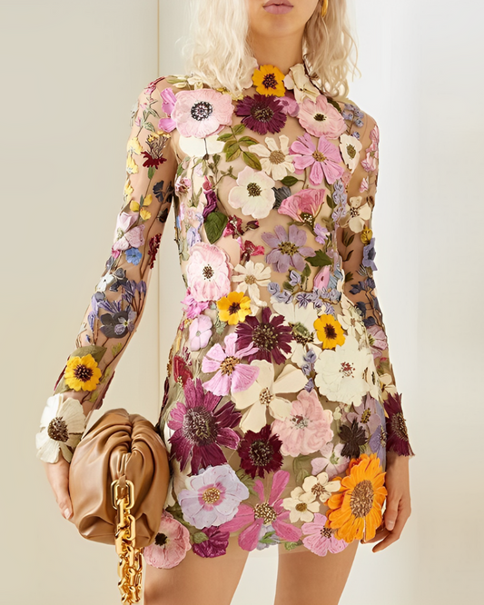 Flora - Elegantes Kleid mit Blumendekoration