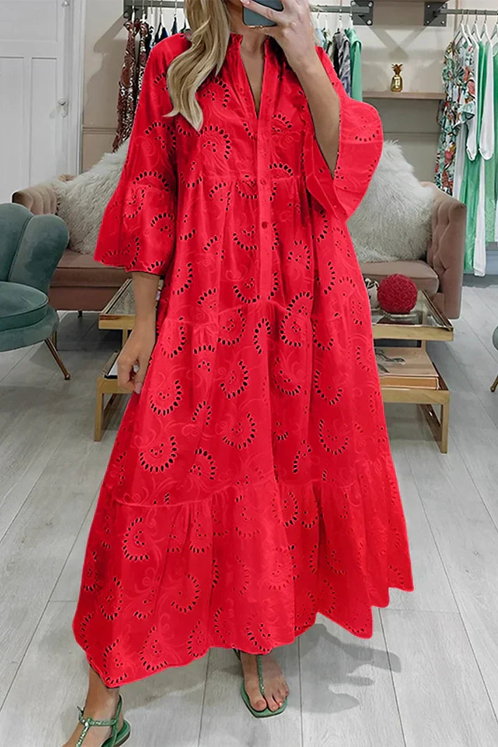 Grace - Elegantes Kleid mit gestickten Ösen
