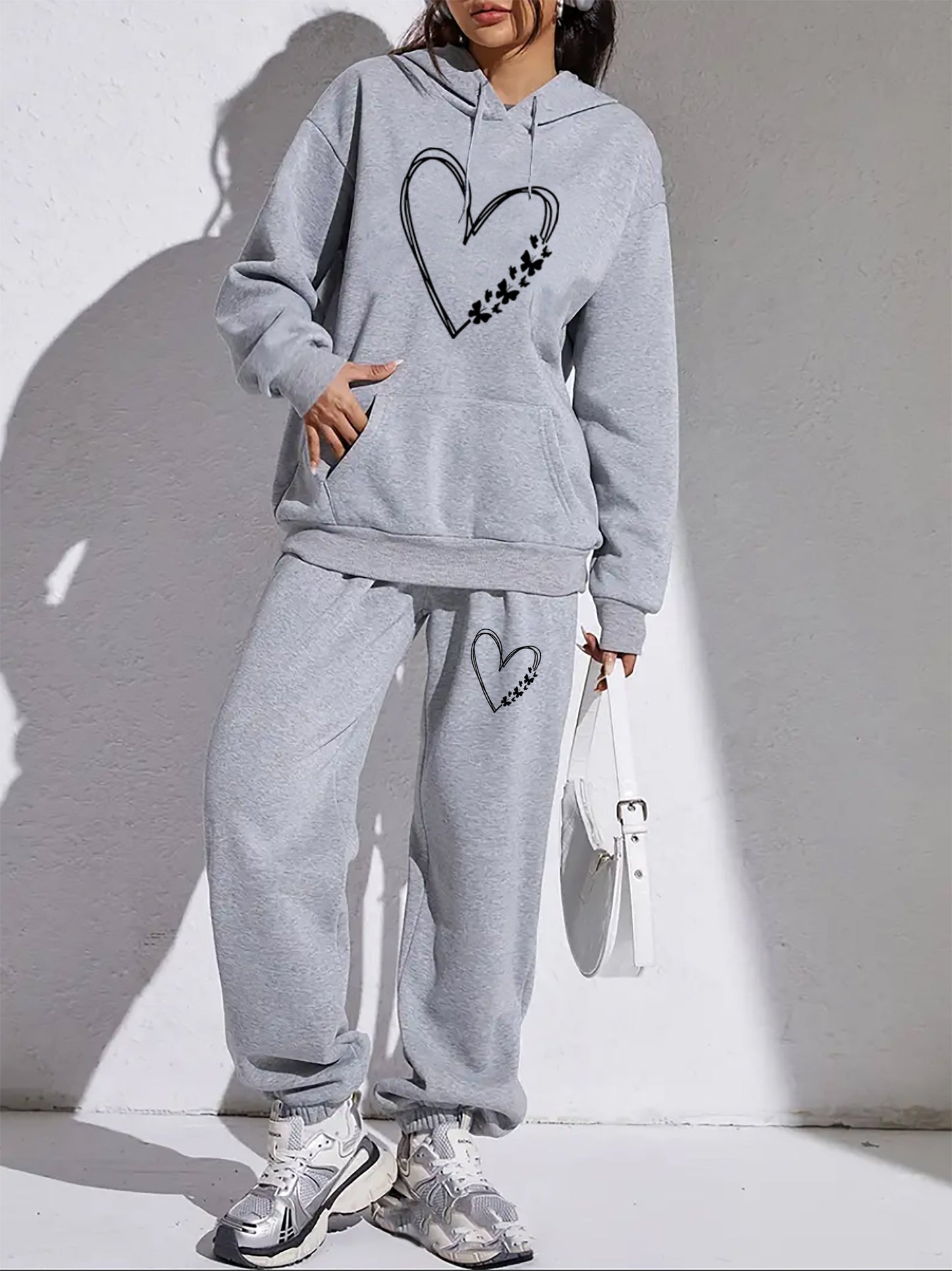 Lena - Lässiges Outfit mit trendigem Hoodie und Jogginganzug für Frauen