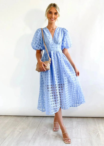 Kariertes Kleid mit gerafften Ärmeln