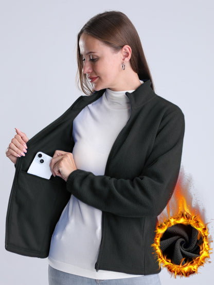 Nina | Schlichte, mit Plüsch gefütterte Jacke mit Reißverschluss und Taschen