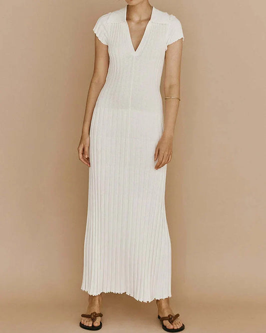 Jelena - Lässiges Strickkleid mit spitzem Ausschnitt