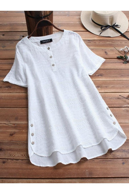 Lässige, bestickte Bluse im Bohemian Style mit kurzen Ärmeln und Knopfleiste