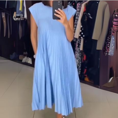 Leichtes und elegantes plissiertes Kleid