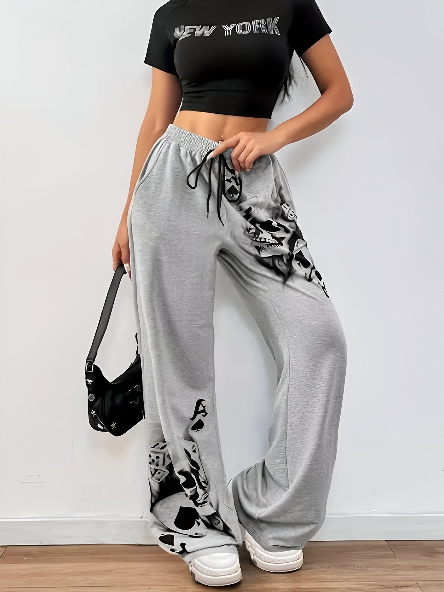 Lässige weite Hose mit Ink-Smoking-Muster