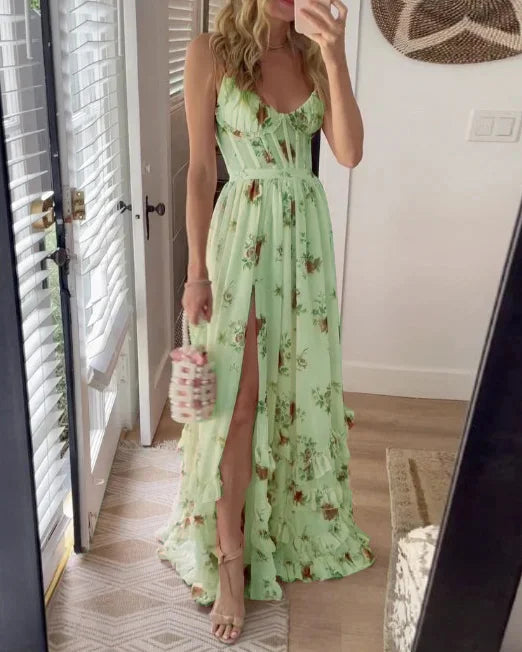 Langes Blumenkleid mit schmeichelhaftem Ausschnitt