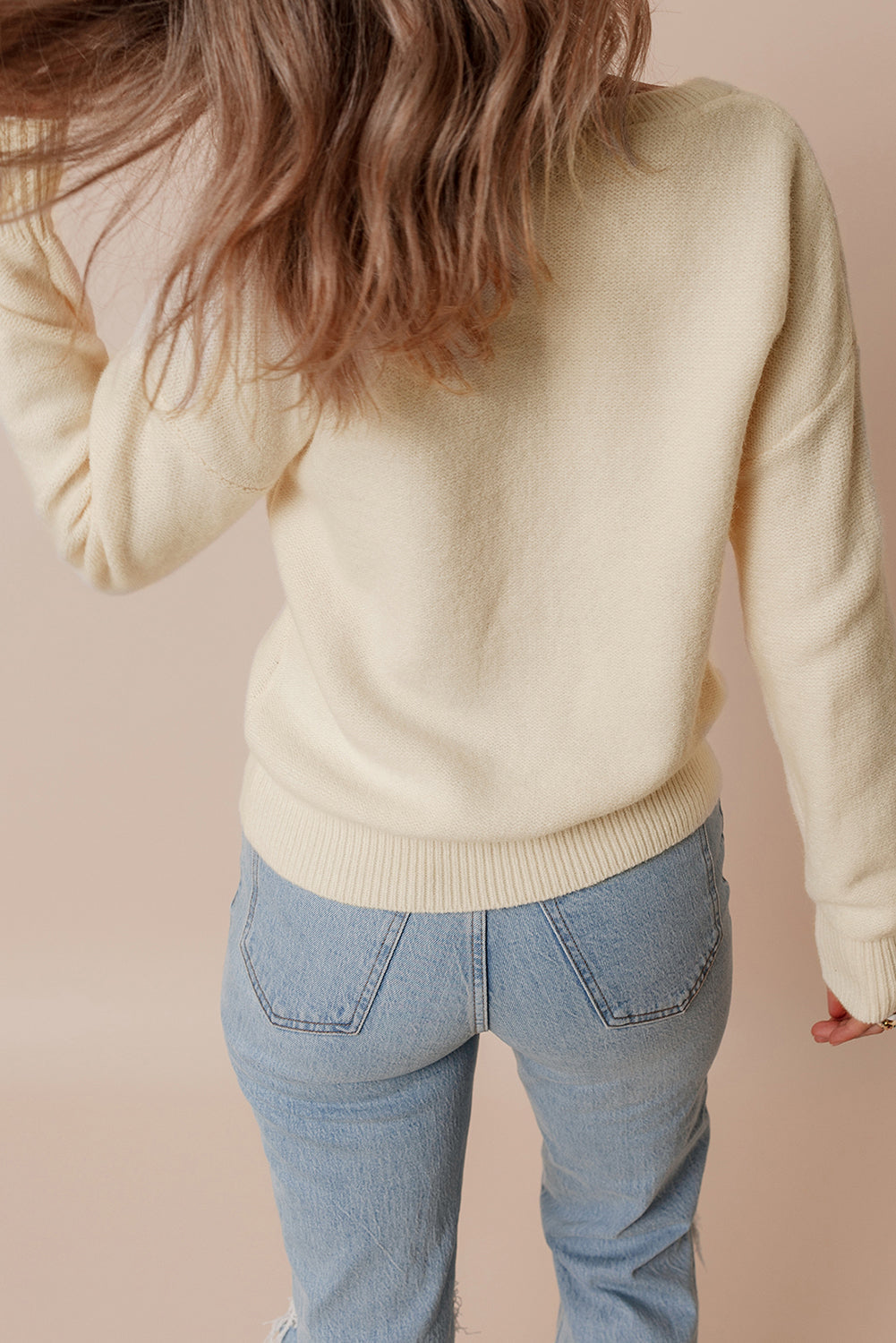 Anne - Strickpullover mit Blumenmuster und gerippten Kanten