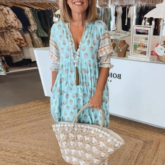 Sommerkleid im Bohemian-Stil und fließendem Design