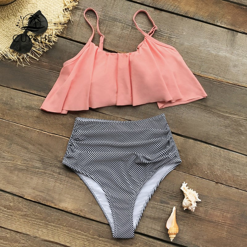 Bunter Bikini mit Rüschen