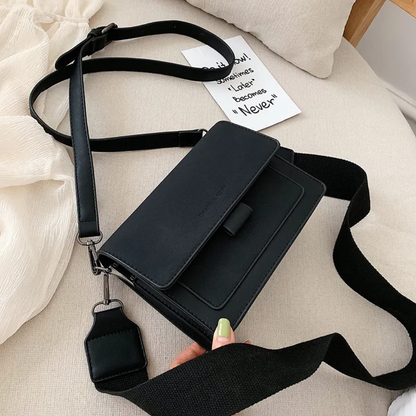 Kristel Crossbody Bag | Mit praktischer Klappöffnung