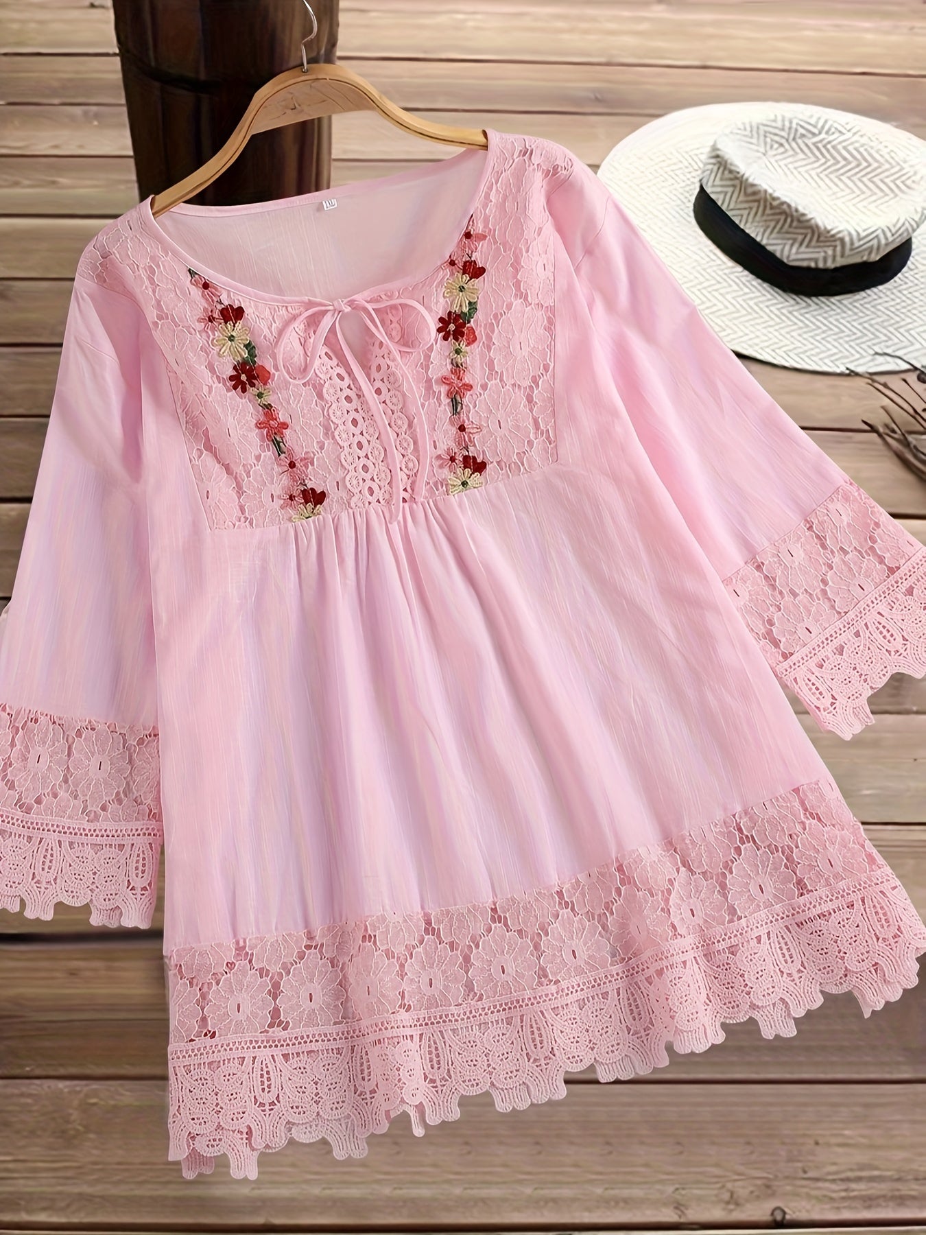 Tavo™ | Elegante Bluse aus raffinierter Spitze