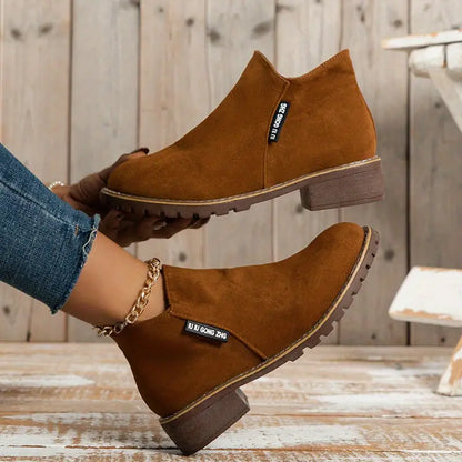 Vielseitige Lederstiefel mit flachem Boden